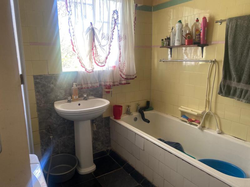 5 Bedroom Property for Sale in Top Town Eastern Cape